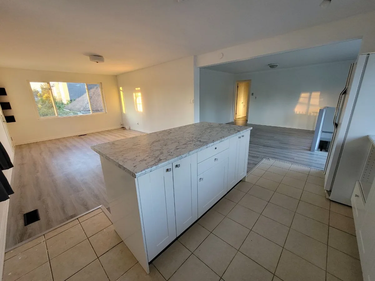 Metro Vancouver Interior: Flooring, Kitchen & Bath, Metro Vancouver